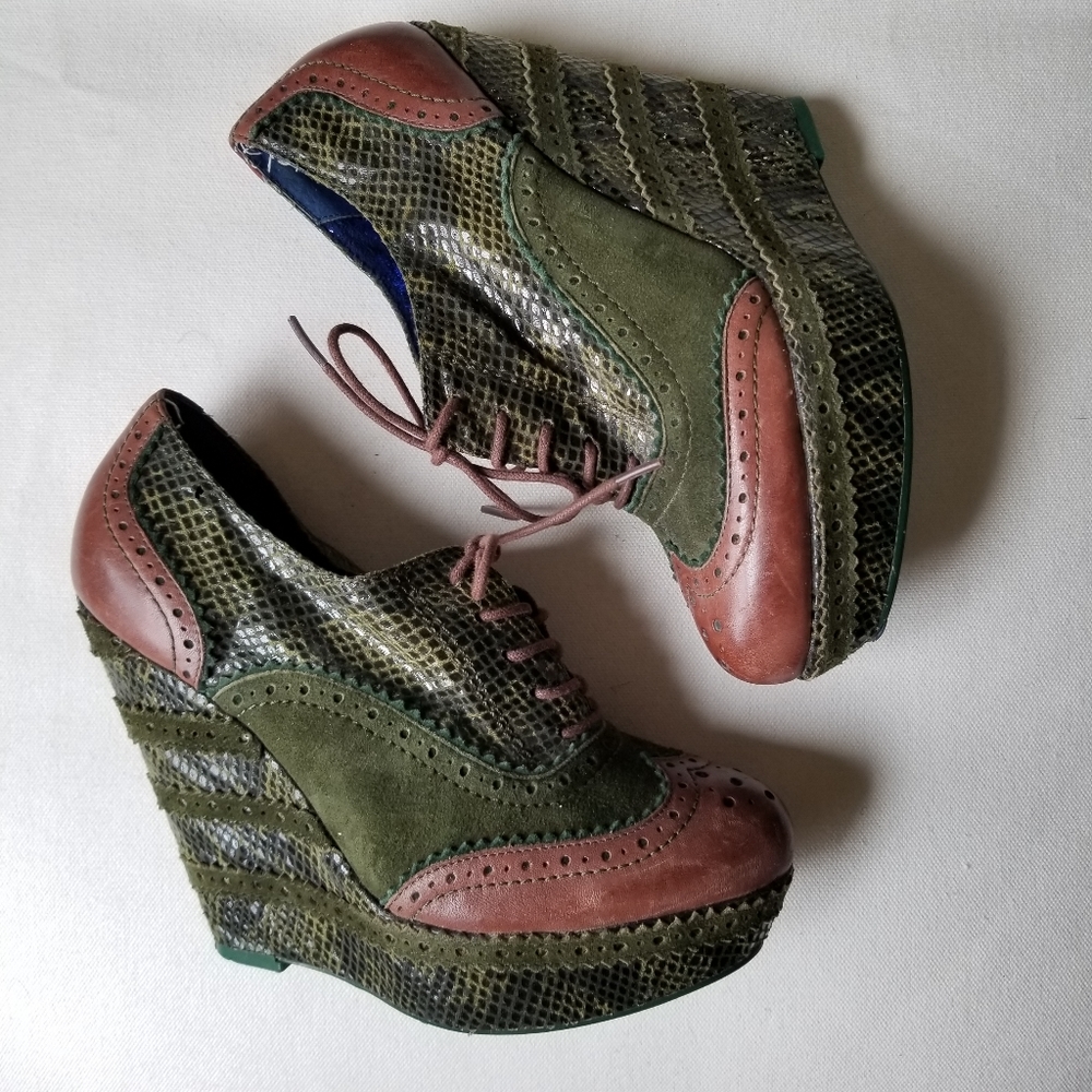 Poetic Licence Wedges, oxford style